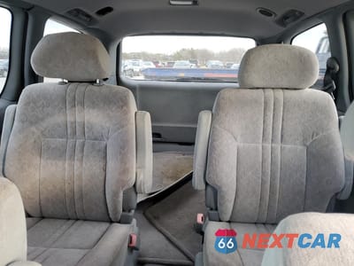 Zdjęcie 10 z 13 samochodu: 2000 TOYOTA SIENNA LE VIN:4T3ZF13C2YU277578 - miniatura