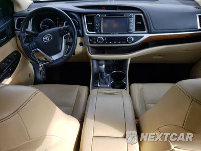 Zdjęcie 8 z 16 samochodu: 2017 TOYOTA HIGHLANDER LIMITED VIN:5TDDZRFH7HS378768 - miniatura