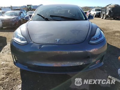 Piąte zdjęcie samochodu w środku: 2018 TESLA MODEL 3 VIN:5YJ3E1EA5JF020009 - miniatura