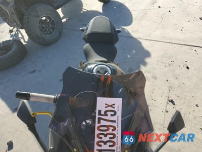 Piąte zdjęcie samochodu w środku: 2015 KAWASAKI EX650 E VIN:JKAEXEE11FDA18151 - miniatura