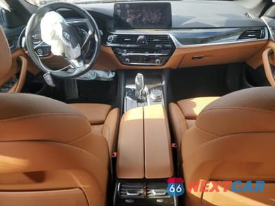 Zdjęcie 8 z 12 samochodu: 2021 BMW 530 XI VIN:WBA13BJ08MCF31196 - miniatura