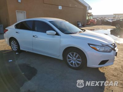 Czwarte zdjęcie samochodu z boku: 2016 NISSAN ALTIMA 2.5 VIN:1N4AL3AP6GC206477 - miniatura