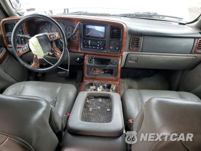 Zdjęcie 8 z 16 samochodu: 2005 CHEVROLET SUBURBAN K1500 VIN:3GNFK16Z75G277724 - miniatura