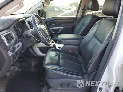 Zdjęcie 7 z 15 samochodu: 2017 NISSAN TITAN SV VIN:1N6AA1E53HN519440 - miniatura