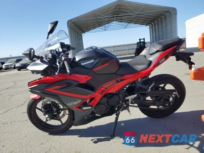 Trzecie zdjęcie samochodu z tyłu: 2024 KAWASAKI EX500 A VIN:ML5EXGJ13RDA21378 - miniatura