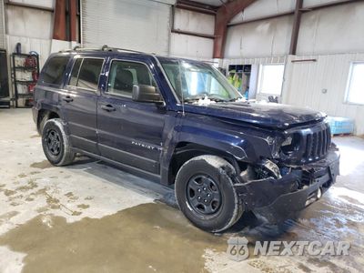 Czwarte zdjęcie samochodu z boku: 2015 JEEP PATRIOT SPORT VIN:1C4NJRBB8FD143169 - miniatura