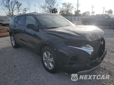 Czwarte zdjęcie samochodu z boku: 2020 CHEVROLET BLAZER 1LT VIN:3GNKBBRA7LS592592 - miniatura