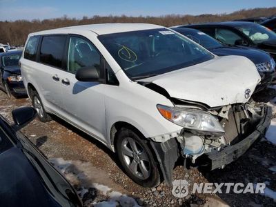 Czwarte zdjęcie samochodu z boku: 2015 TOYOTA SIENNA VIN:5TDZK3DCXFS611487 - miniatura
