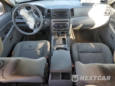 Zdjęcie 8 z 13 samochodu: 2007 JEEP GRAND CHEROKEE LAREDO VIN:1J8GR48K07C687595 - miniatura