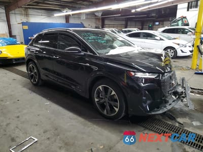 Czwarte zdjęcie samochodu z boku: 2024 AUDI Q4 E-TRON PREMIUM PLUS VIN:WA1LUBFZ9RP037243 - miniatura