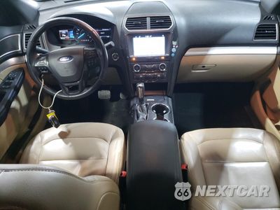 Zdjęcie 8 z 15 samochodu: 2017 FORD EXPLORER XLT VIN:1FM5K8D87HGD39044 - miniatura
