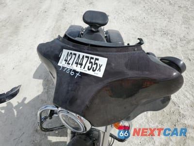 Piąte zdjęcie samochodu w środku: 2011 HARLEY-DAVIDSON FLHX VIN:1HD1KBM12BB613577 - miniatura