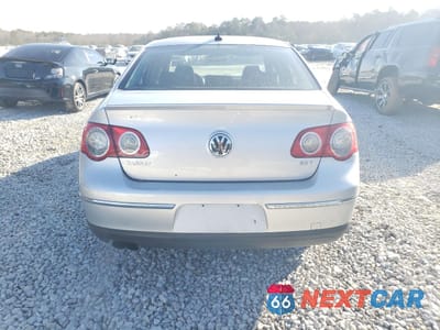 Zdjęcie 6 z 12 samochodu: 2010 VOLKSWAGEN PASSAT KOMFORT VIN:WVWJK7AN2AE139634 - miniatura