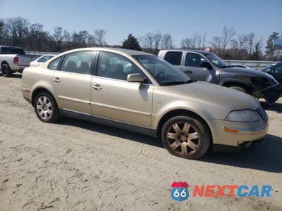 Czwarte zdjęcie samochodu z boku: 2003 VOLKSWAGEN PASSAT GLX VIN:WVWRH63B73P038515 - miniatura