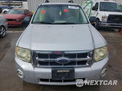Piąte zdjęcie samochodu w środku: 2008 FORD ESCAPE XLT VIN:1FMCU03188KE19554 - miniatura