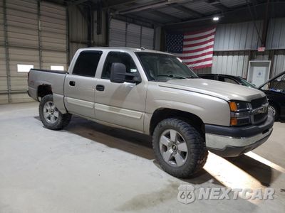 Czwarte zdjęcie samochodu z boku: 2005 CHEVROLET SILVERADO K1500 VIN:2GCEK13TX51398146 - miniatura