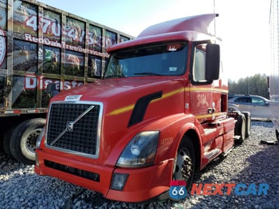 Drugie zdjęcie samochodu z przodu: 2015 VOLVO VN VNL VIN:4V4NC9EHXFN184797 - miniatura