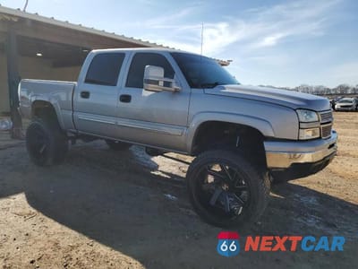 Czwarte zdjęcie samochodu z boku: 2006 CHEVROLET SILVERADO K1500 VIN:2GCEK13T961208077 - miniatura