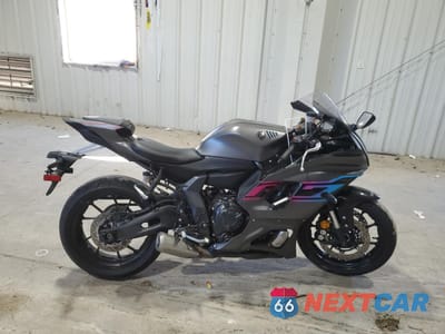 2024 YAMAHA YZFR7 JYARM38E1RA012934 - główne zdjęcie licytacji z USA - miniatura