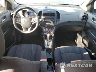 Zdjęcie 8 z 12 samochodu: 2013 CHEVROLET SONIC LT VIN:1G1JC5SHXD4105003 - miniatura