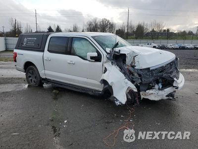 Czwarte zdjęcie samochodu z boku: 2023 FORD F150 LIGHTNING PRO VIN:1FTVW1EV6PWG42762 - miniatura