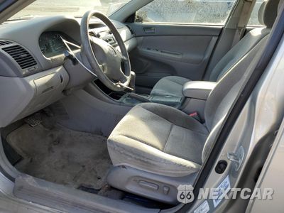 Zdjęcie 7 z 12 samochodu: 2002 TOYOTA CAMRY LE VIN:4T1BE32K02U504825 - miniatura