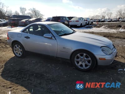 Czwarte zdjęcie samochodu z boku: 1998 MERCEDES-BENZ SLK 230 KOMPRESSOR VIN:WDBKK47F9WF071187 - miniatura