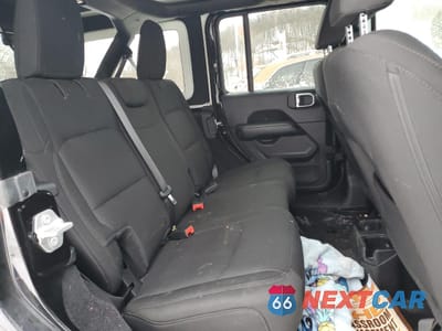 Zdjęcie 11 z 13 samochodu: 2018 JEEP WRANGLER UNLIMITED SAHARA VIN:1C4HJXEGXJW260824 - miniatura