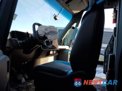 Zdjęcie 7 z 14 samochodu: 2024 RIVIAN EDV 700 VIN:7FCEHEB24RN022295 - miniatura