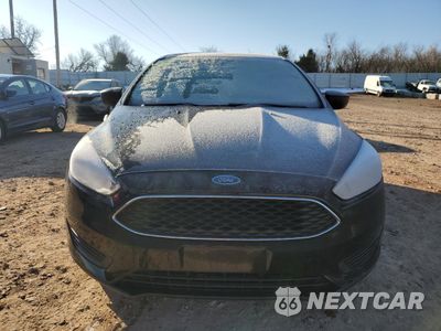Piąte zdjęcie samochodu w środku: 2017 FORD FOCUS S VIN:1FADP3E22HL299287 - miniatura