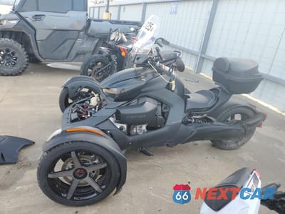 Trzecie zdjęcie samochodu z tyłu: 2022 CAN-AM RYKER SPORT VIN:3JB2JEG27NJ001326 - miniatura