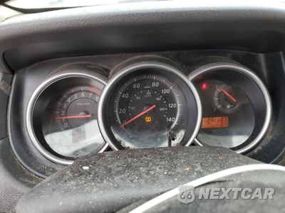 Zdjęcie 9 z 13 samochodu: 2011 NISSAN VERSA S VIN:3N1CC1AP8BL372135 - miniatura