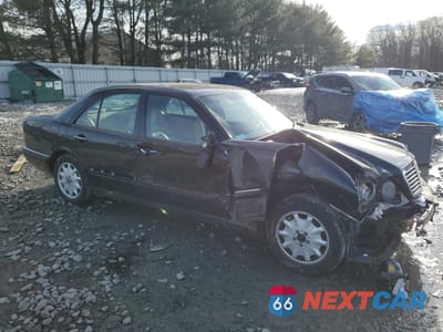 Czwarte zdjęcie samochodu z boku: 1996 MERCEDES-BENZ E 320 VIN:WDBJF55F6TJ018805 - miniatura