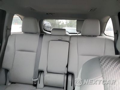 Zdjęcie 10 z 13 samochodu: 2018 TOYOTA HIGHLANDER LE VIN:5TDZARFH3JS038150 - miniatura