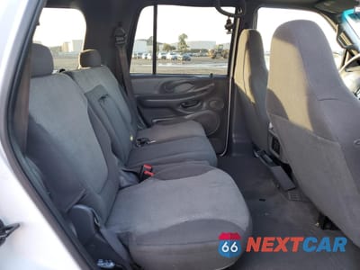 Zdjęcie 10 z 15 samochodu: 2000 FORD EXPEDITION XLT VIN:1FMEU15L3YLC38921 - miniatura