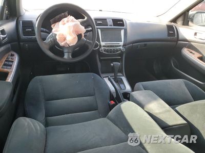 Zdjęcie 8 z 13 samochodu: 2004 HONDA ACCORD EX VIN:1HGCM56634A078266 - miniatura