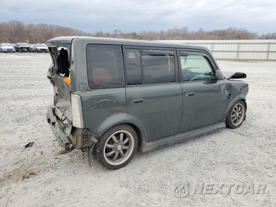 Trzecie zdjęcie samochodu z tyłu: 2005 TOYOTA SCION XB VIN:JTLKT324X50178625 - miniatura