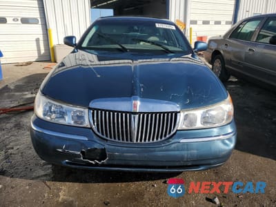 Zdjęcie 9 z 22 samochodu: 2001 LINCOLN TOWN CAR EXECUTIVE VIN:1LNHM81W01Y648008 - miniatura