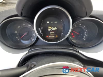 Zdjęcie 9 z 13 samochodu: 2017 FIAT 500X LOUNGE VIN:ZFBCFYDB3HP619574 - miniatura