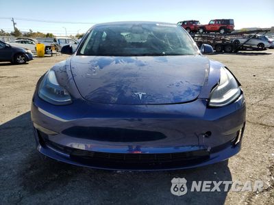 Piąte zdjęcie samochodu w środku: 2022 TESLA MODEL 3 VIN:5YJ3E1EA3NF145287 - miniatura