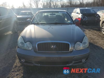 Piąte zdjęcie samochodu w środku: 2004 HYUNDAI SONATA GL VIN:KMHWF25H24A927936 - miniatura