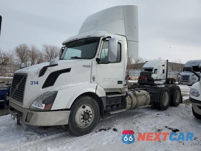 Drugie zdjęcie samochodu z przodu: 2015 VOLVO VN VNL VIN:4V4NC9EH1FN921059 - miniatura