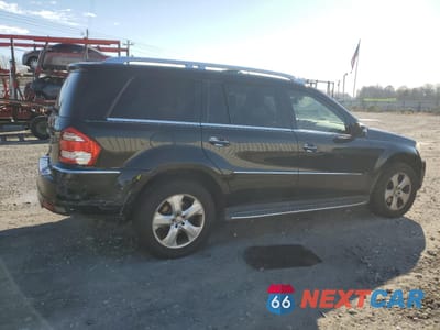 Trzecie zdjęcie samochodu z tyłu: 2011 MERCEDES-BENZ GL 450 4MATIC VIN:4JGBF7BE0BA728015 - miniatura
