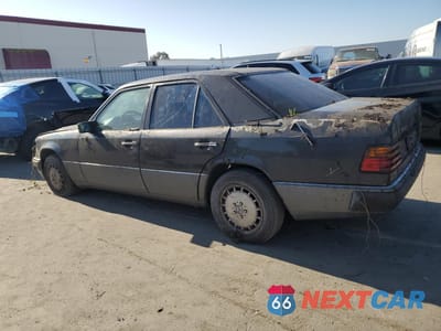 Drugie zdjęcie samochodu z przodu: 1990 MERCEDES-BENZ 300 E VIN:WDBEA30DXLB175841 - miniatura