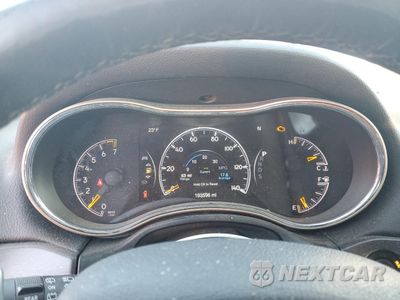 Zdjęcie 9 z 13 samochodu: 2015 JEEP GRAND CHEROKEE LAREDO VIN:1C4RJFAG7FC164422 - miniatura
