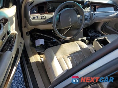Zdjęcie 8 z 12 samochodu: 2006 LINCOLN TOWN CAR SIGNATURE VIN:1LNHM81V46Y632537 - miniatura