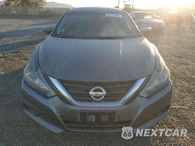 Piąte zdjęcie samochodu w środku: 2016 NISSAN ALTIMA 2.5 VIN:1N4AL3AP0GN379190 - miniatura