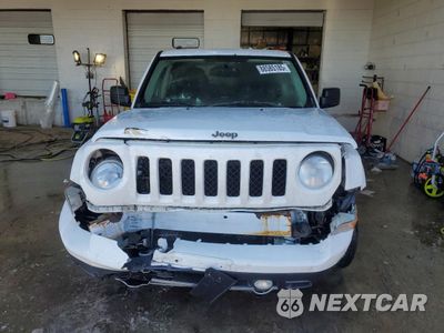 Piąte zdjęcie samochodu w środku: 2017 JEEP PATRIOT LATITUDE VIN:1C4NJRFB1HD101102 - miniatura