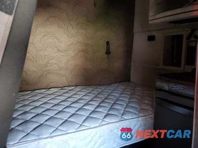 Zdjęcie 6 z 10 samochodu: 2015 VOLVO VN VNL VIN:4V4NC9EHXFN184797 - miniatura