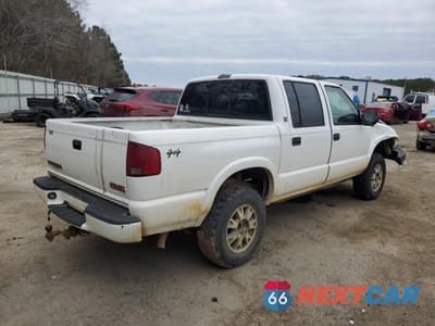 Trzecie zdjęcie samochodu z tyłu: 2002 GMC SONOMA VIN:1GTDT13W22K197422 - miniatura